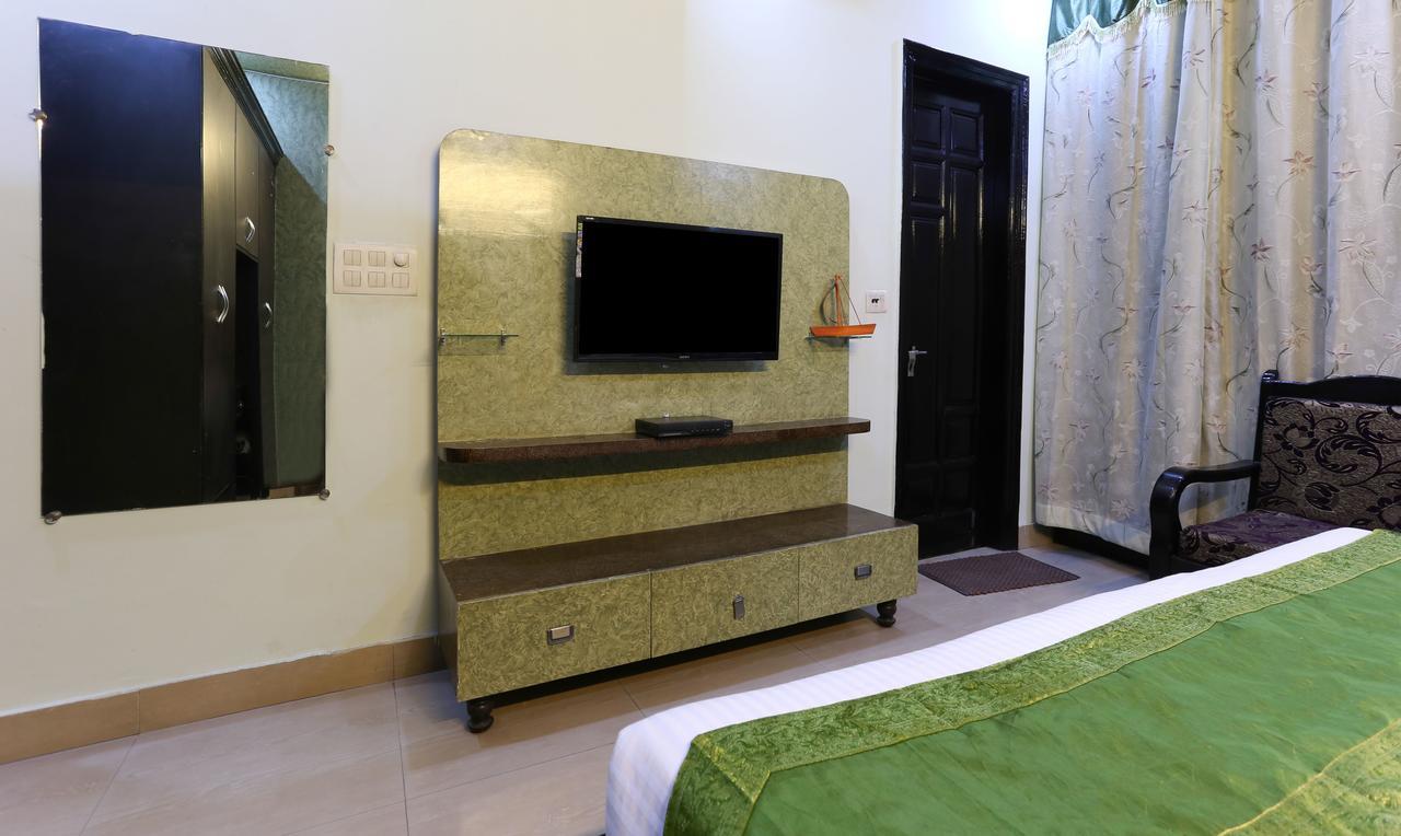 Hotel Treebo Trip Sswag 18 Expressway Noida Exterior foto