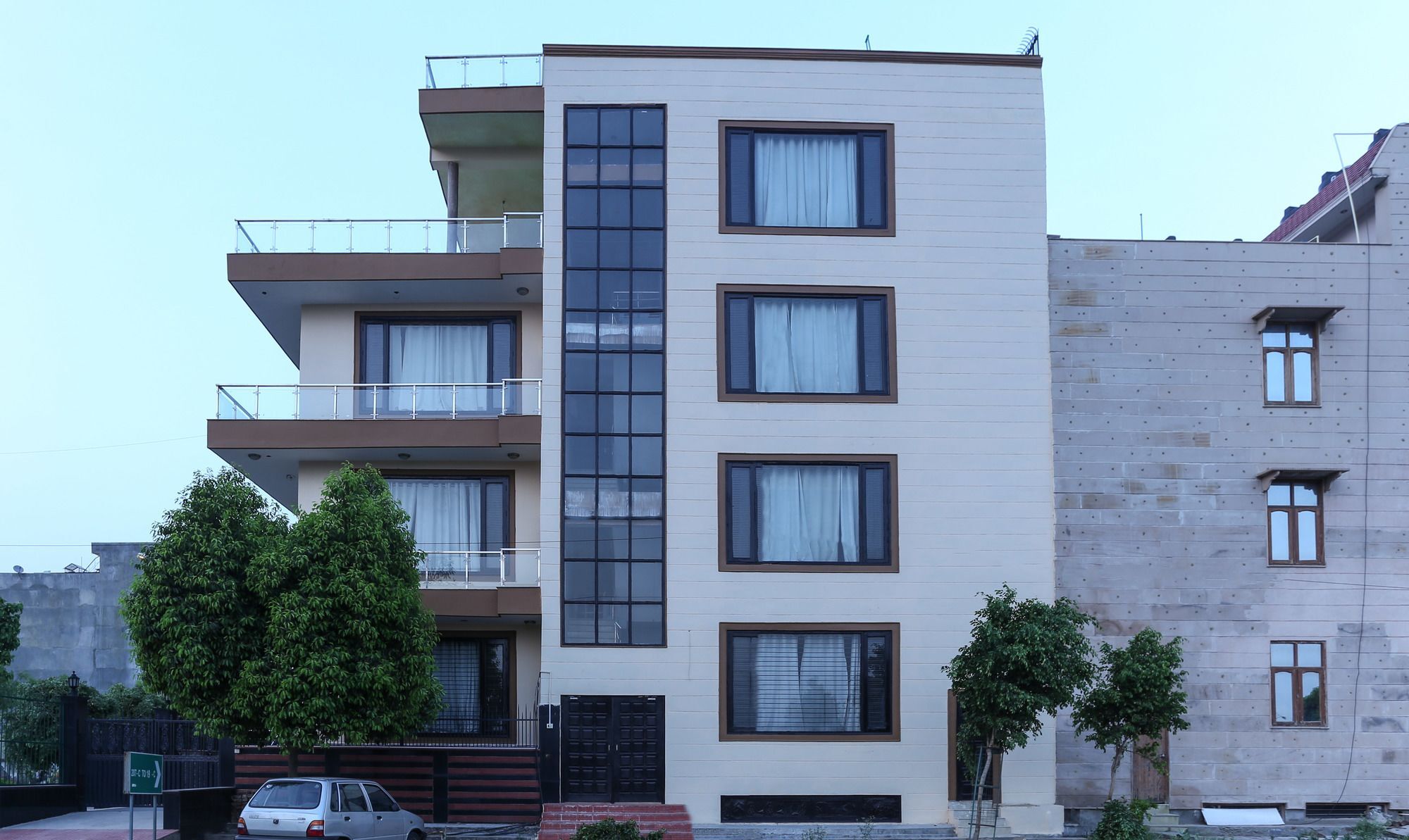 Hotel Treebo Trip Sswag 18 Expressway Noida Exterior foto