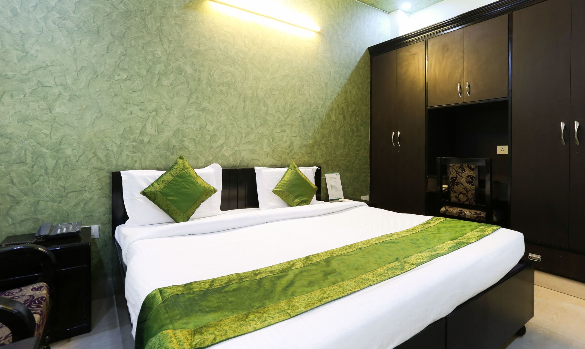 Hotel Treebo Trip Sswag 18 Expressway Noida Exterior foto