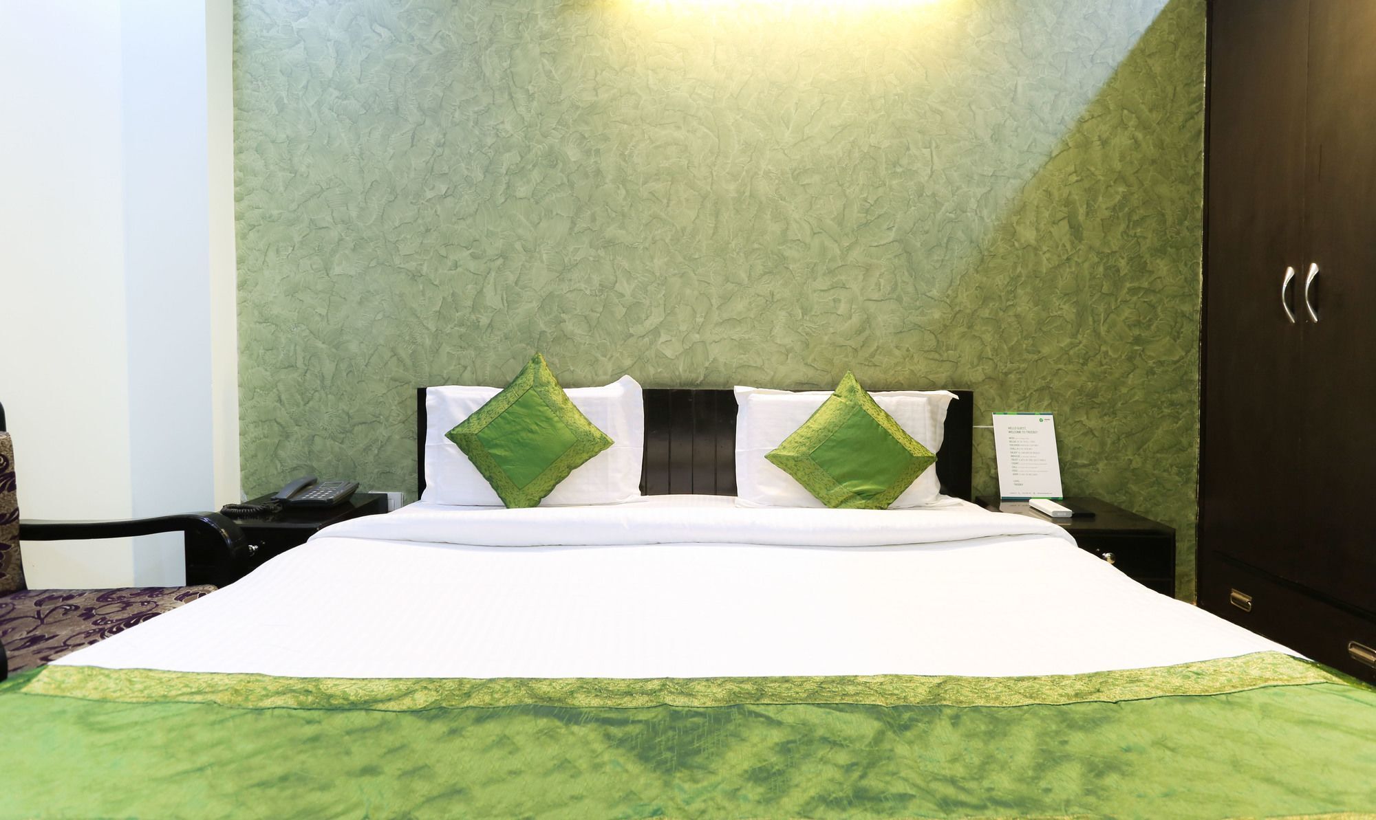 Hotel Treebo Trip Sswag 18 Expressway Noida Exterior foto